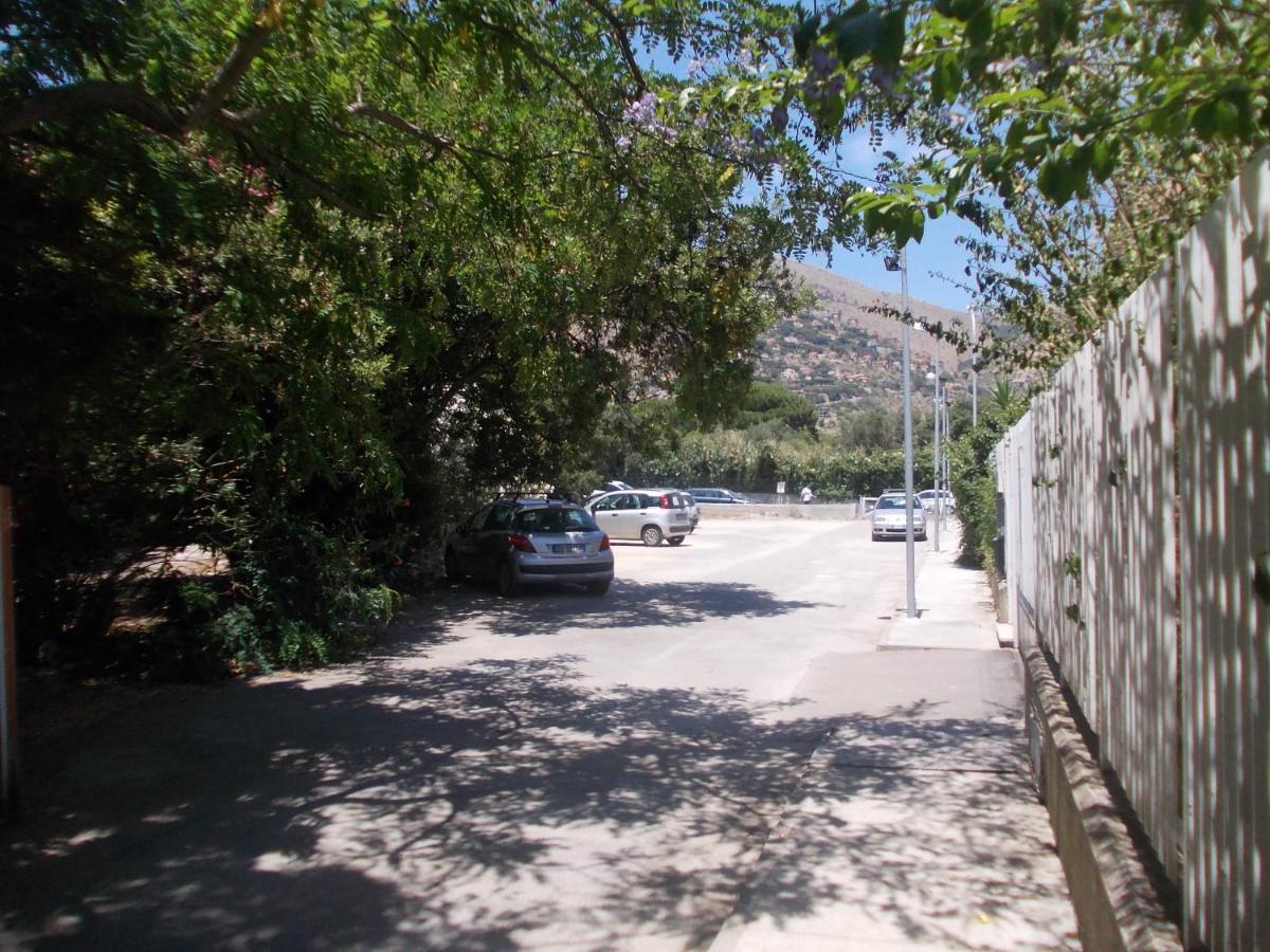 Nest Apollo Apartment Mondello Exterior photo