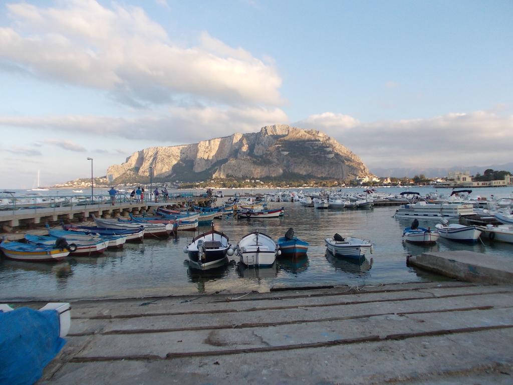 Nest Apollo Apartment Mondello Exterior photo